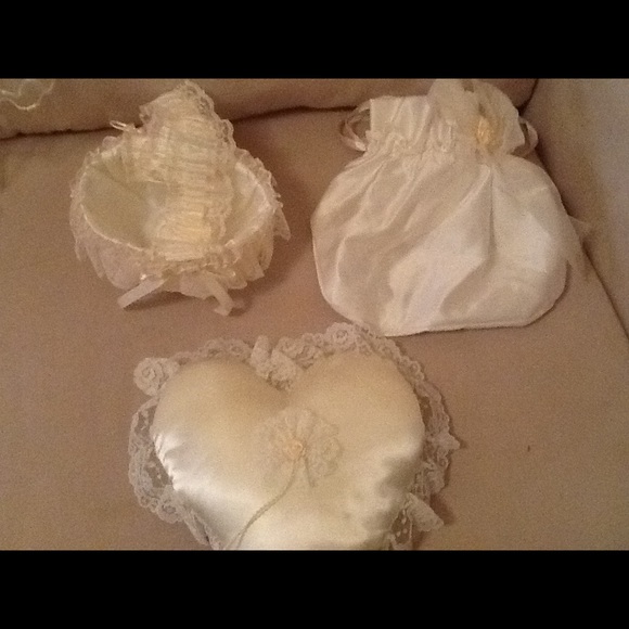 I have only worn them once. They are in great shape. - Picture 7 of 9